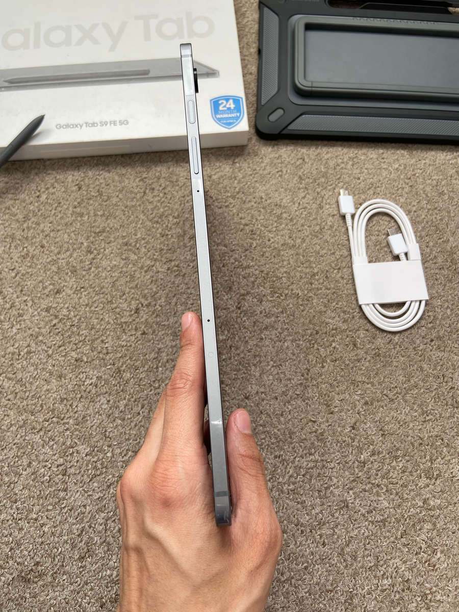 Samsung Galaxy Tab S9 FE 5G (X516) 10.9" 128GB Tablet in Immaculate condition with stickers still on