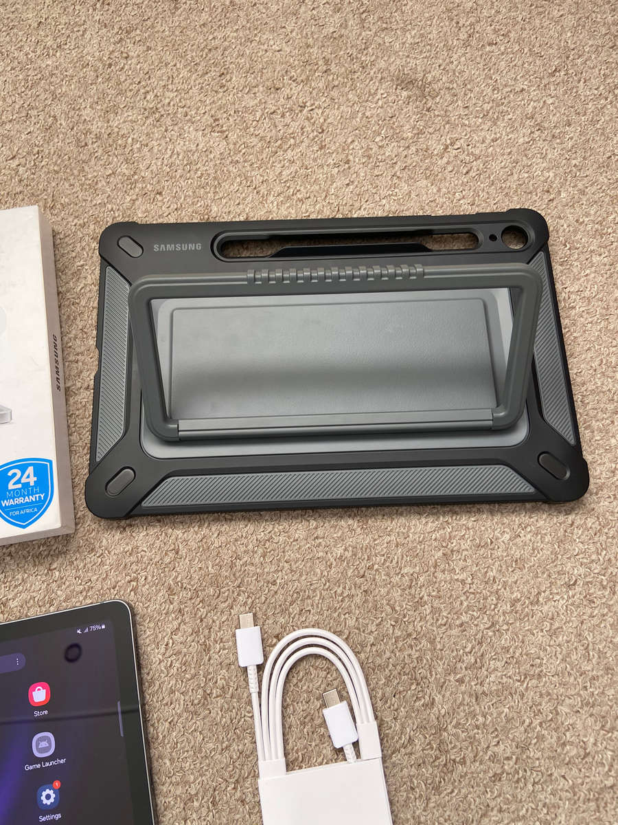 Samsung Galaxy Tab S9 FE 5G (X516) 10.9" 128GB Tablet in Immaculate condition with stickers still on