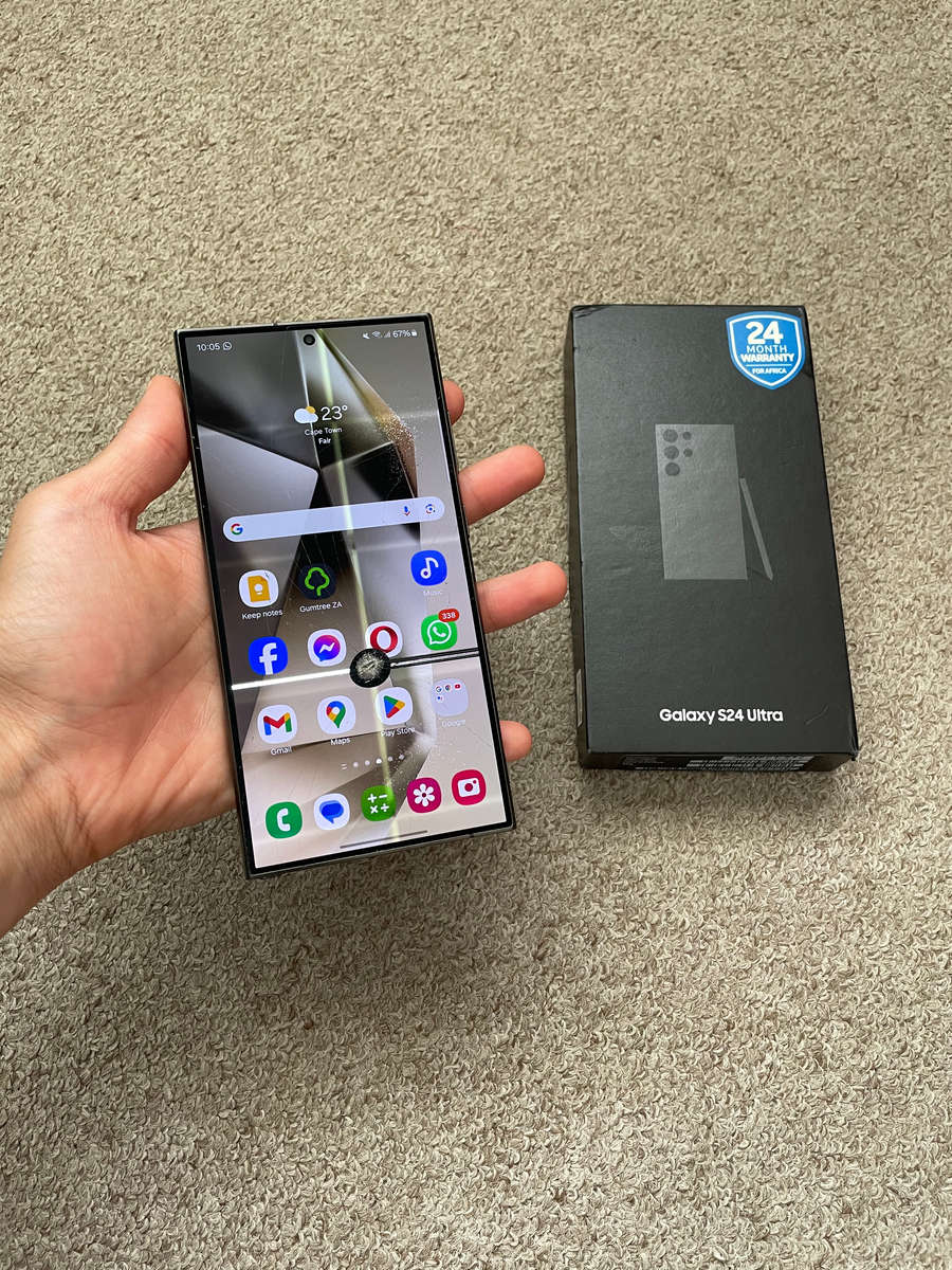 Samsung S24 Ultra 256gb 12gb ram Dual sim with box and cable cracked screen