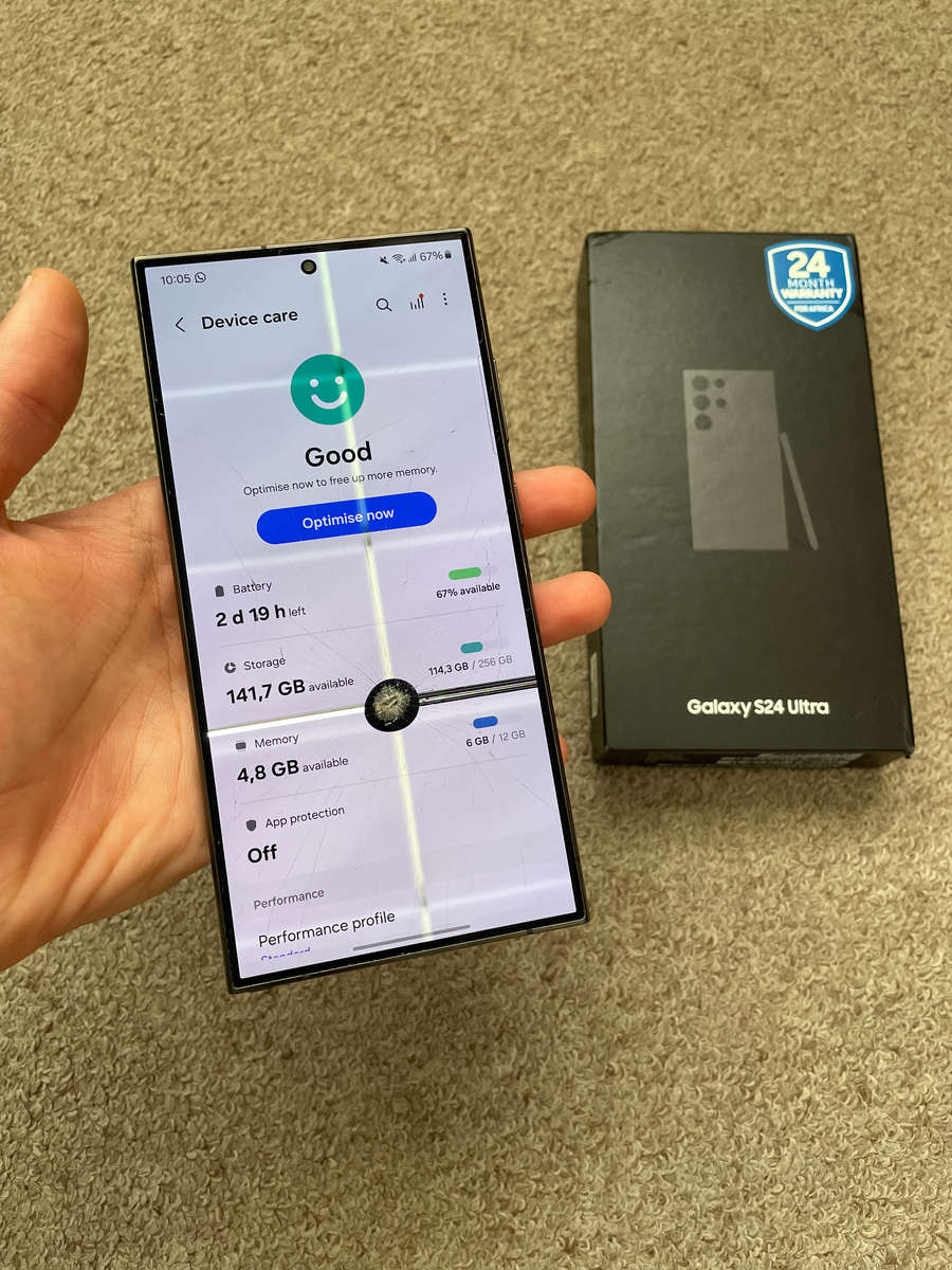 Samsung S24 Ultra 256gb 12gb ram Dual sim with box and cable cracked screen