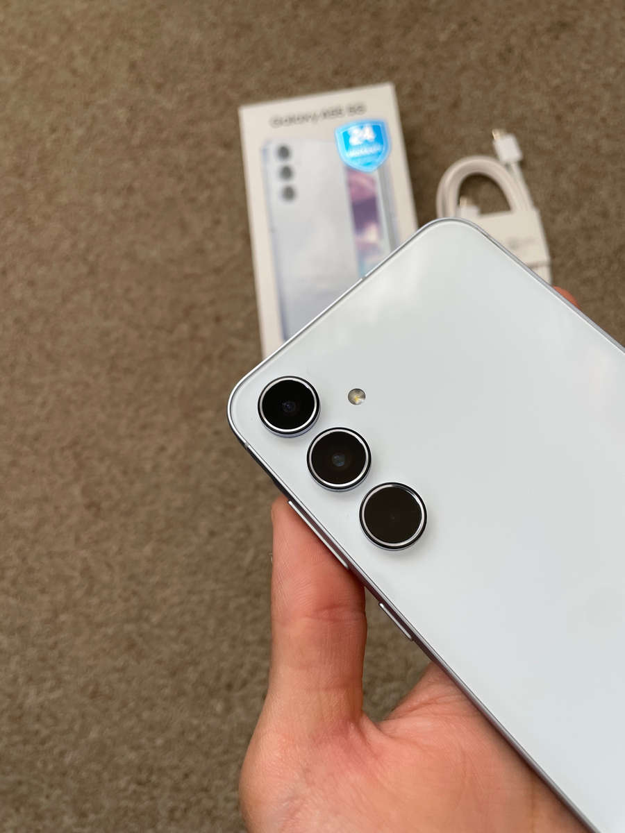 Samsung A55 5G 256gb 8gb ram Dual Sim with box and cable - Awesome Iceblue