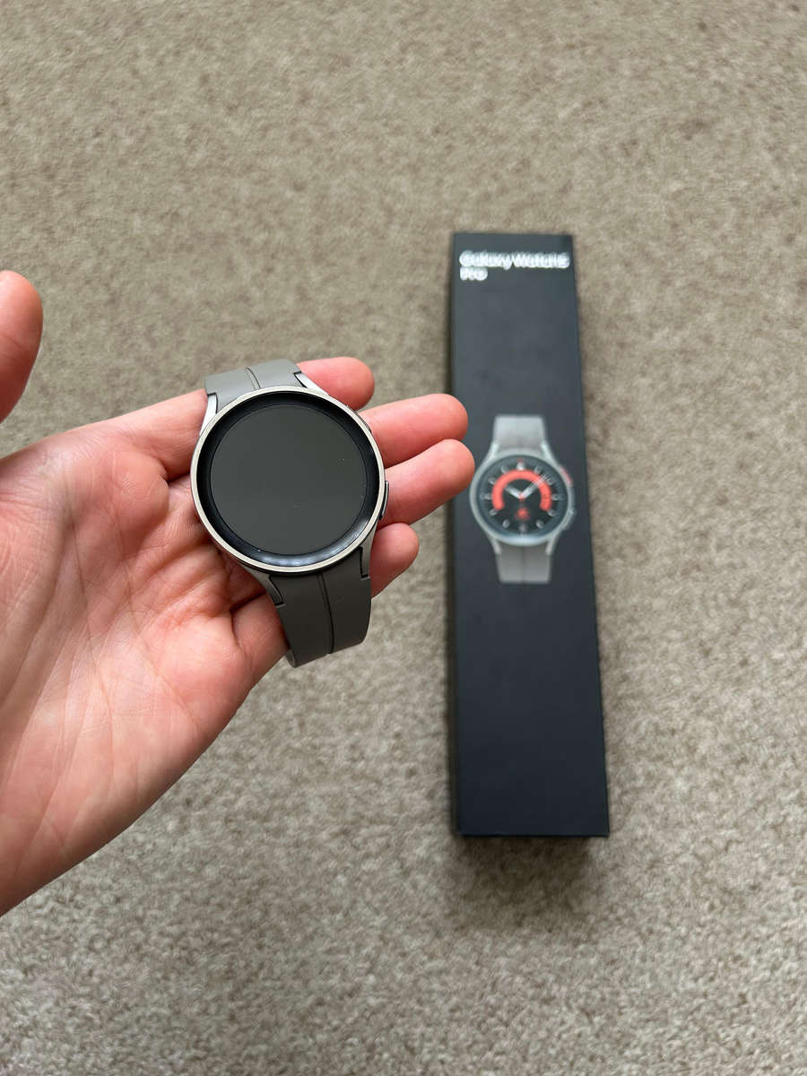 Samsung Galaxy Watch 5 Pro LTE 45mm Titanium Gray with box and charger