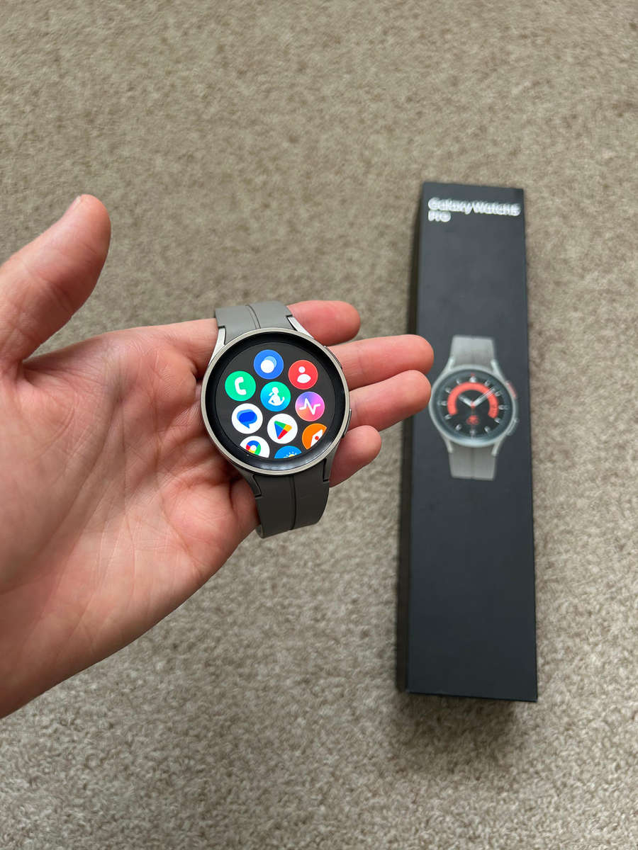 Samsung Galaxy Watch 5 Pro LTE 45mm Titanium Gray with box and charger