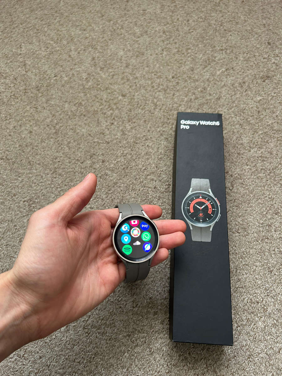 Samsung Galaxy Watch 5 Pro LTE 45mm Titanium Gray with box and charger