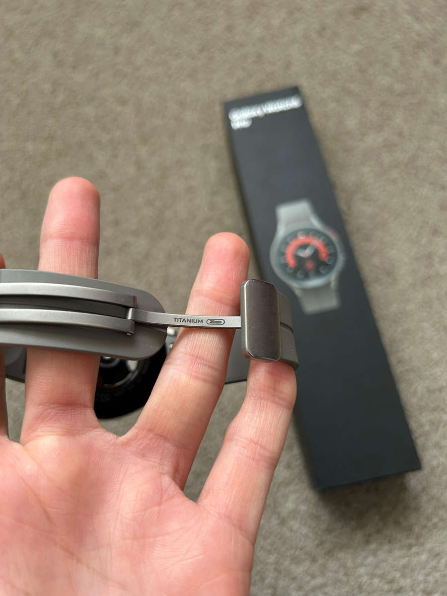 Samsung Galaxy Watch 5 Pro LTE 45mm Titanium Gray with box and charger