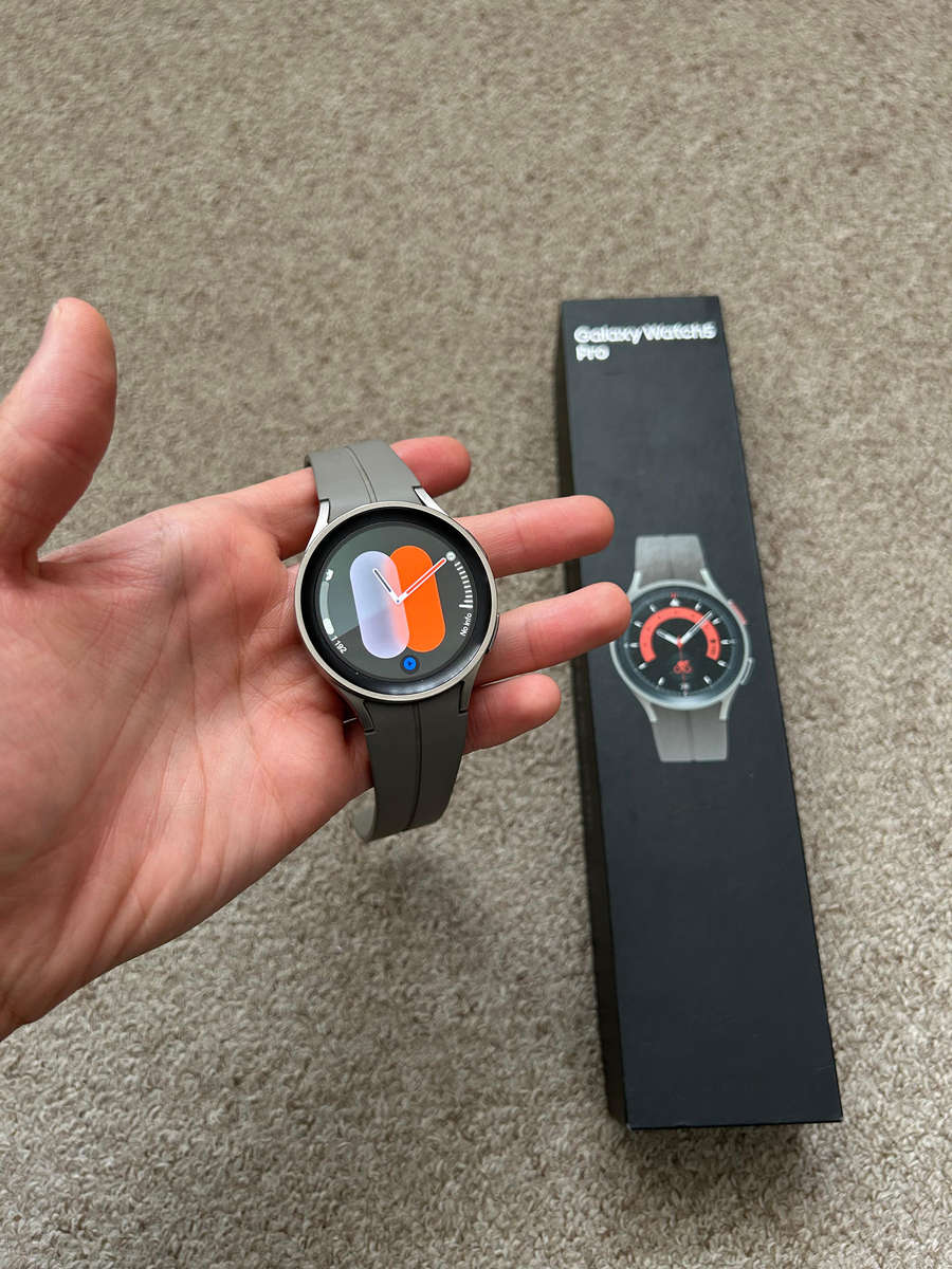 Samsung Galaxy Watch 5 Pro LTE 45mm Titanium Gray with box and charger