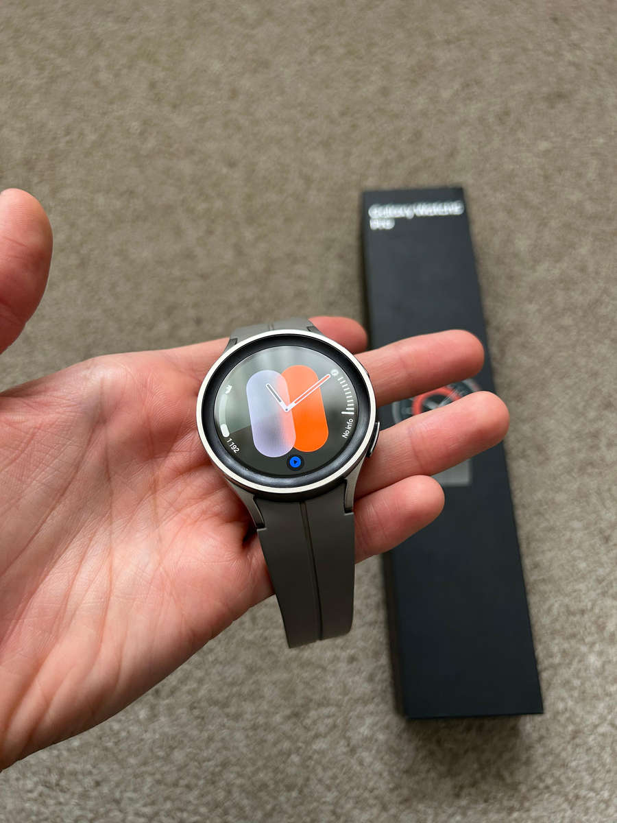 Samsung Galaxy Watch 5 Pro LTE 45mm Titanium Gray with box and charger