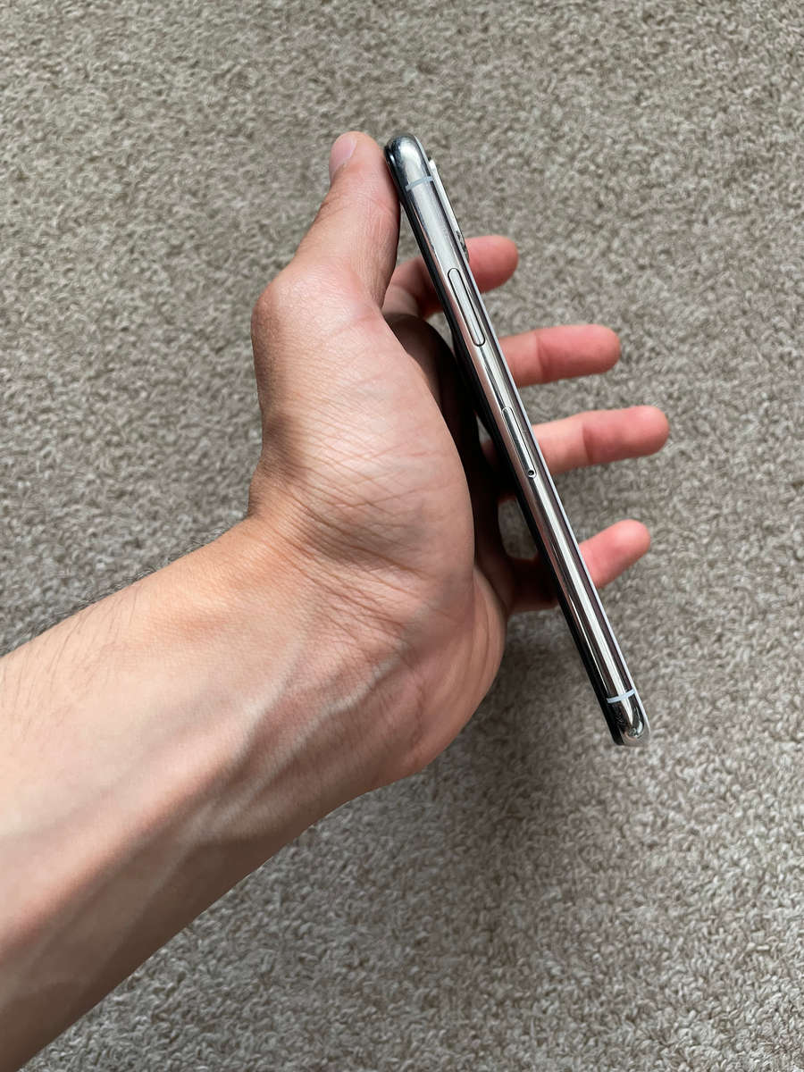 iPhone X 64GB Good condition screen locked