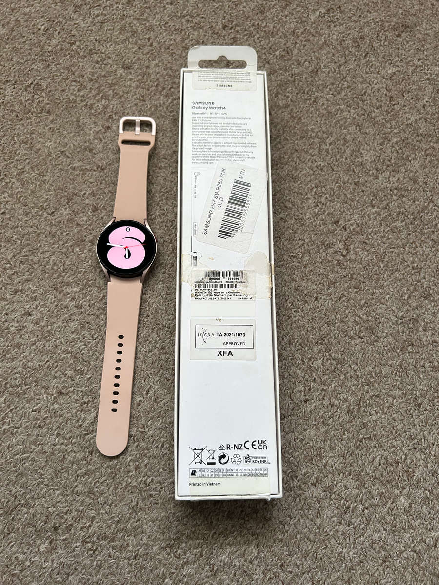 Samsung watch 4 BT 40mm with box and charger - Pink