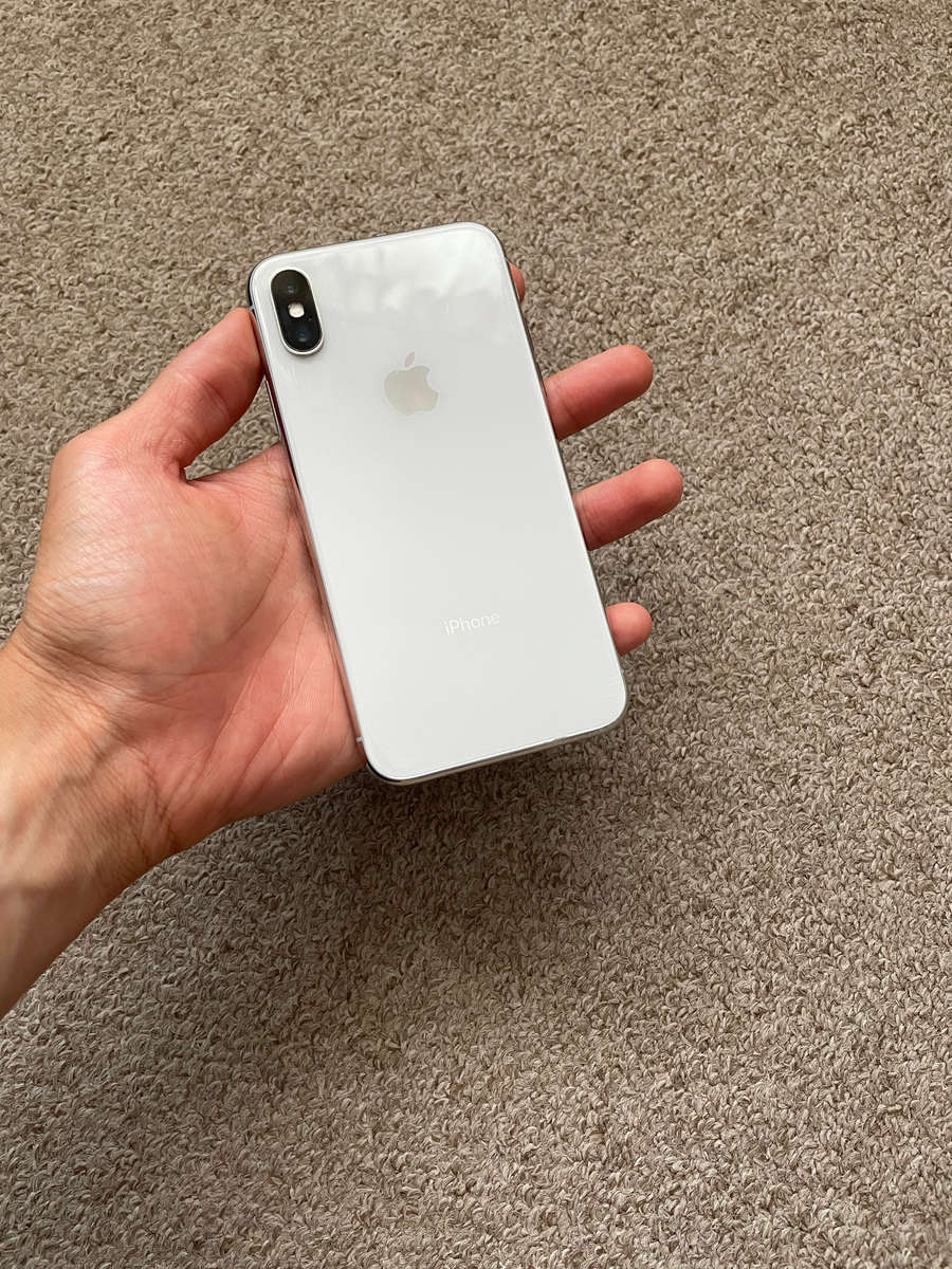 iPhone X 64GB Good condition screen locked