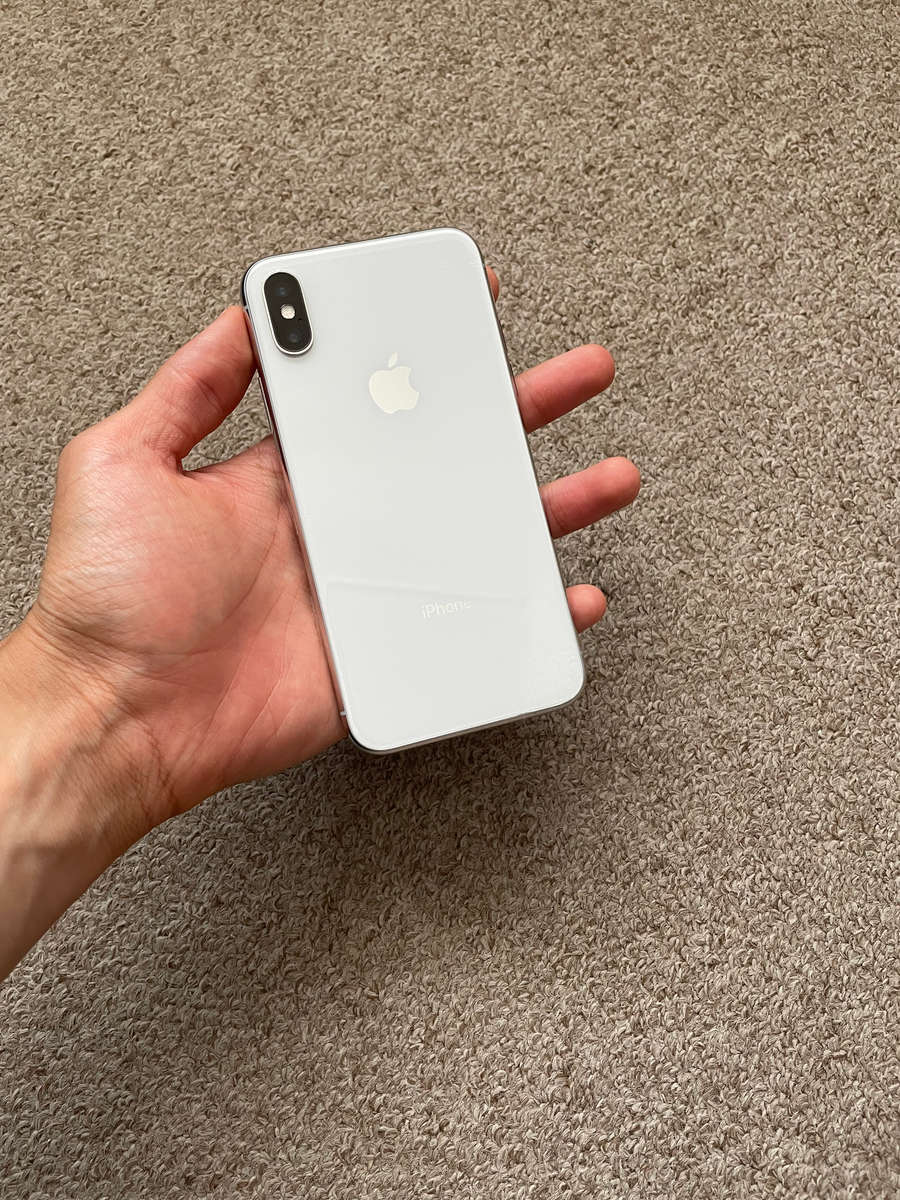 iPhone X 64GB Good condition screen locked