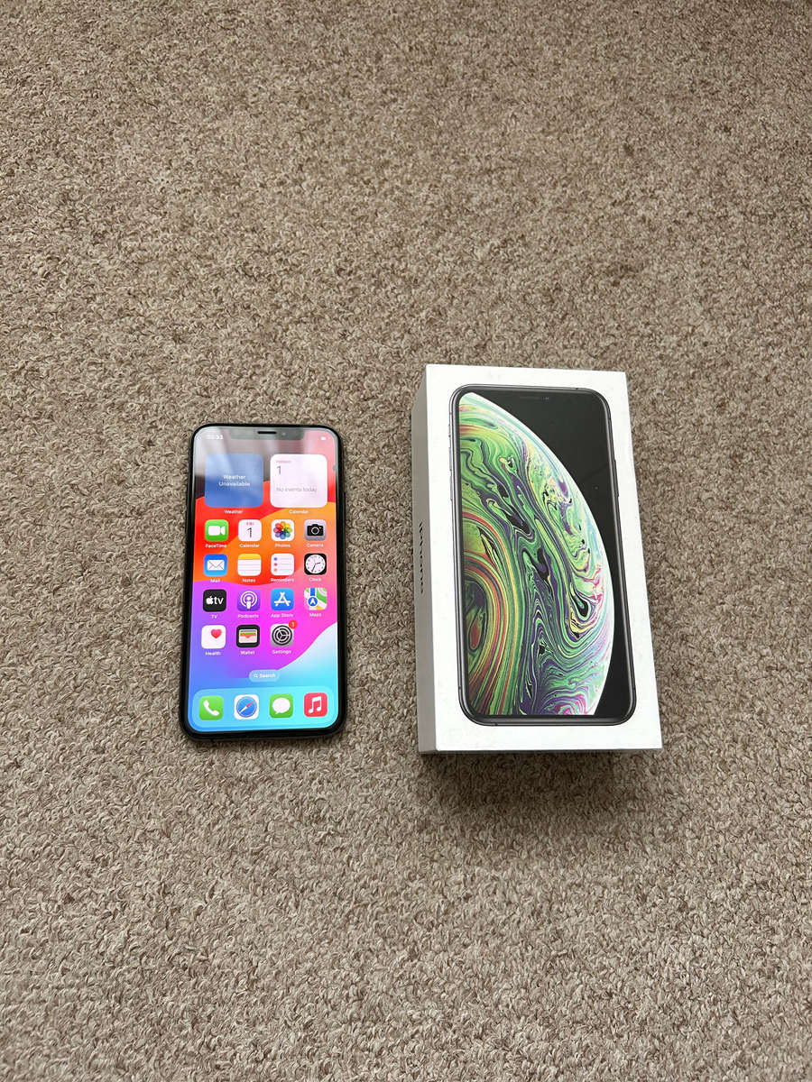 iPhone XS 64GB Dual sim with box
