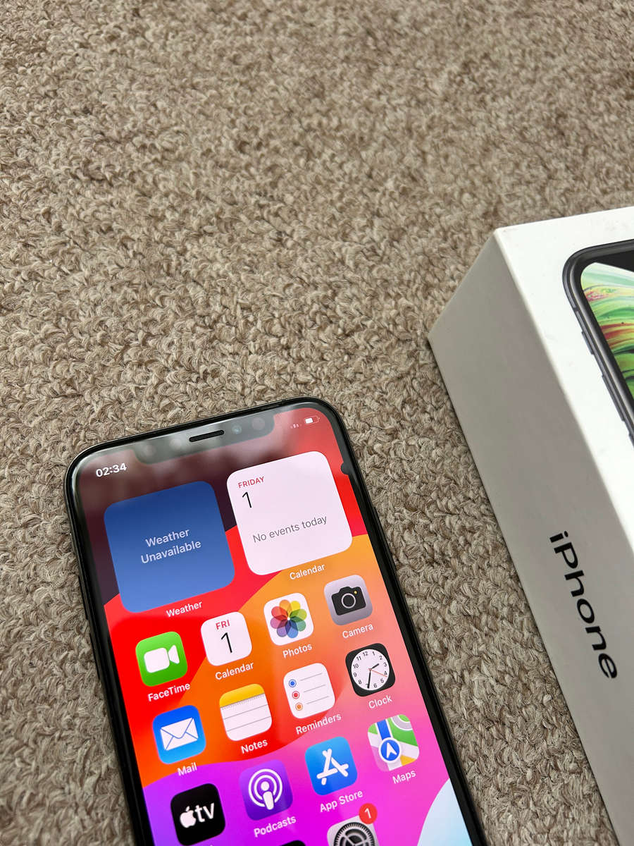 iPhone XS 64GB Dual sim with box