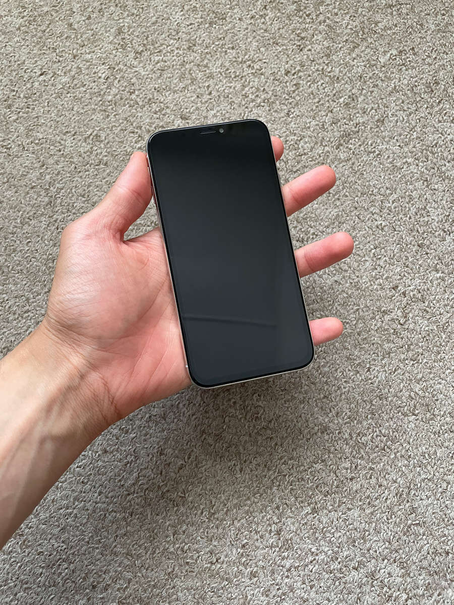 iPhone X 64GB Good condition screen locked