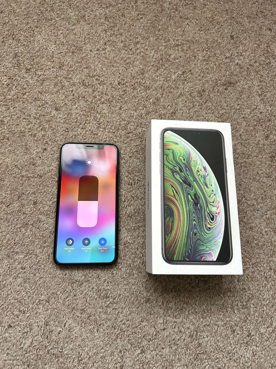 iPhone XS 64GB Dual sim with box