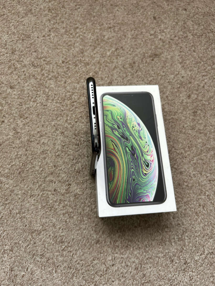 iPhone XS 64GB Dual sim with box
