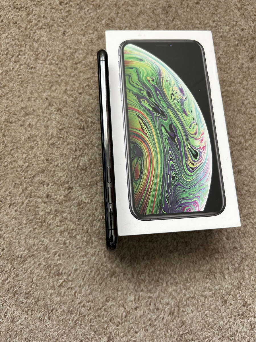 iPhone XS 64GB Dual sim with box