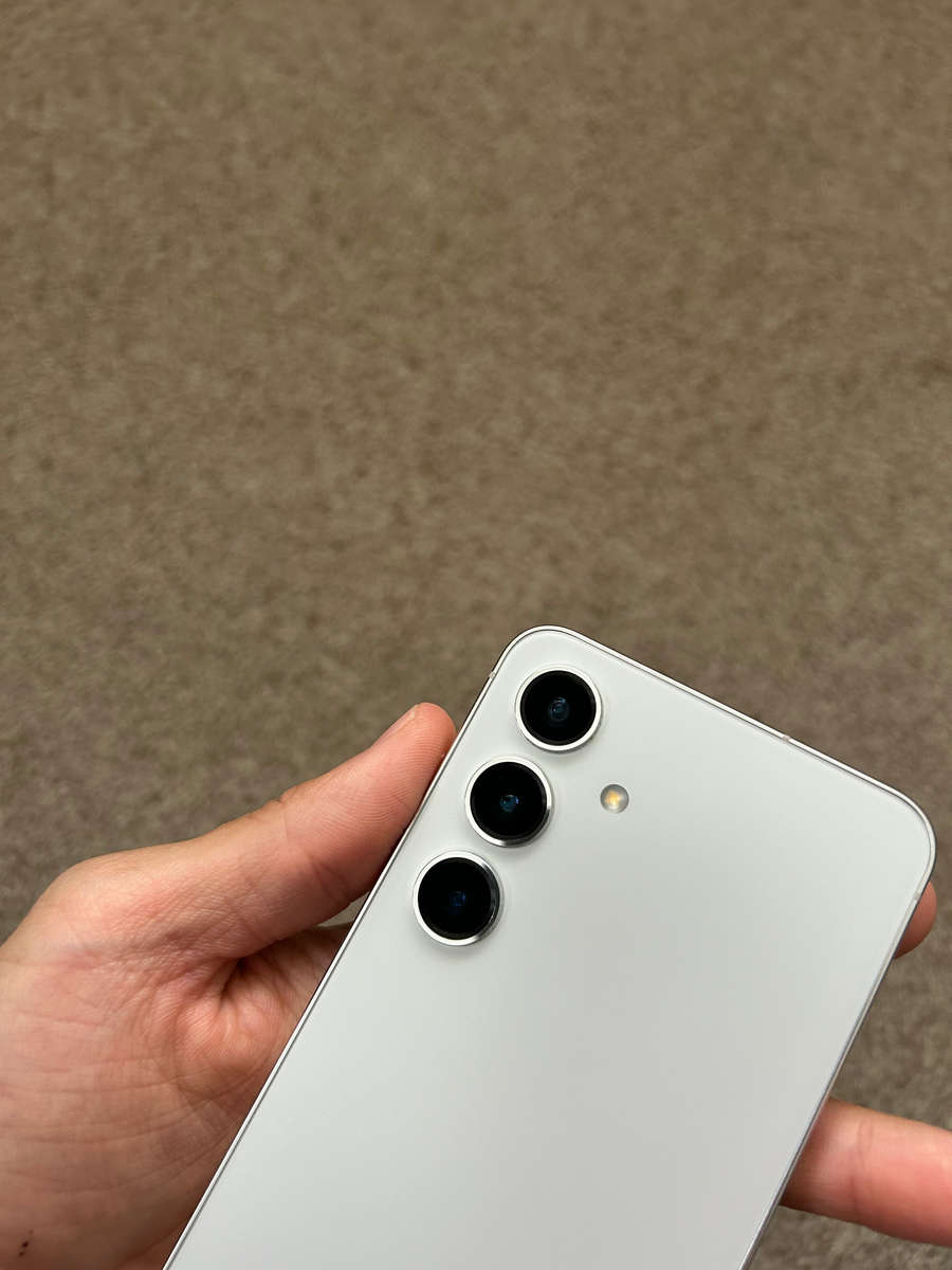 Samsung S24 256gb Dual sim 8gb ram Immaculate condition like new