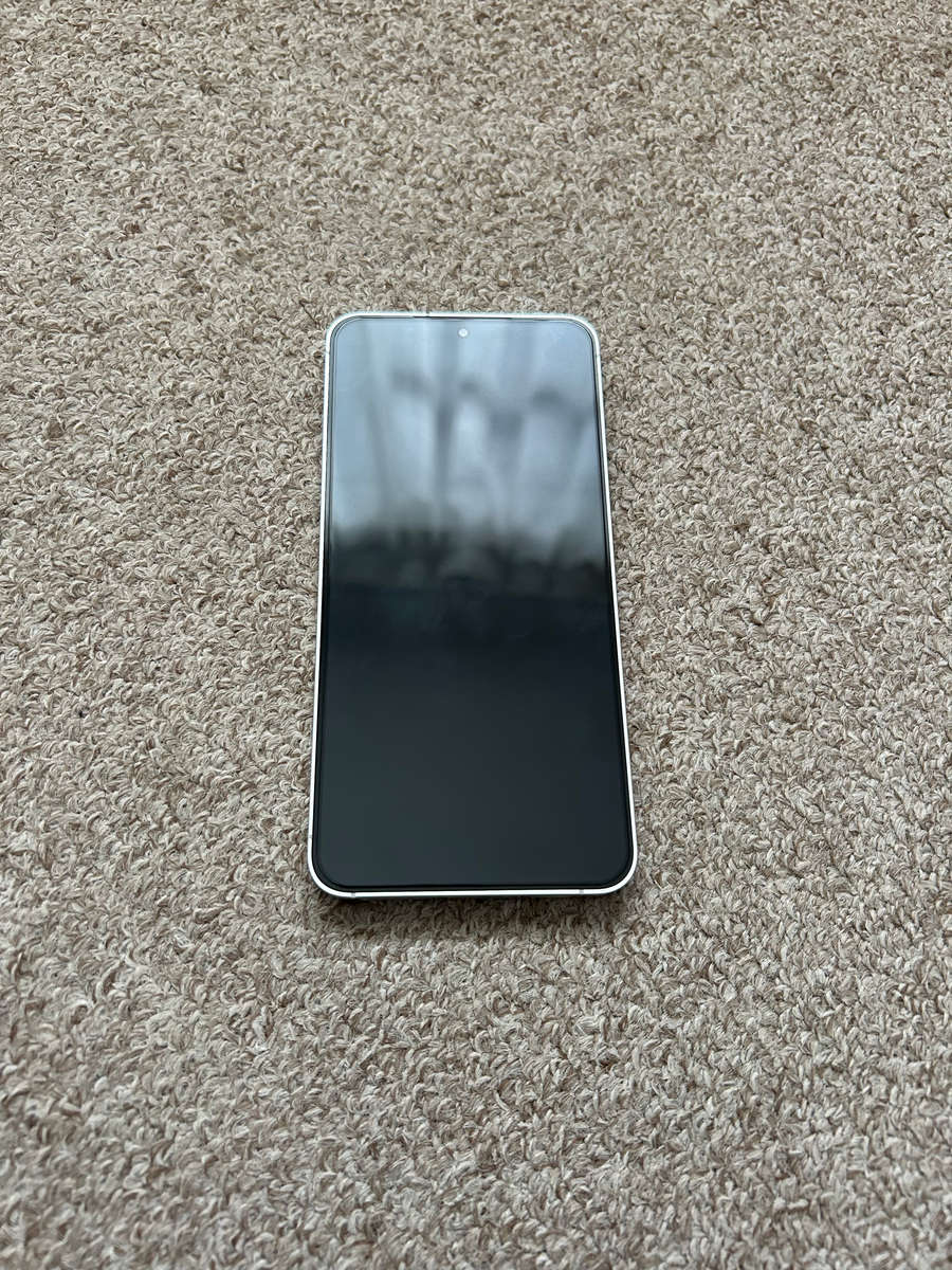 Samsung S24 256gb Dual sim 8gb ram Immaculate condition like new