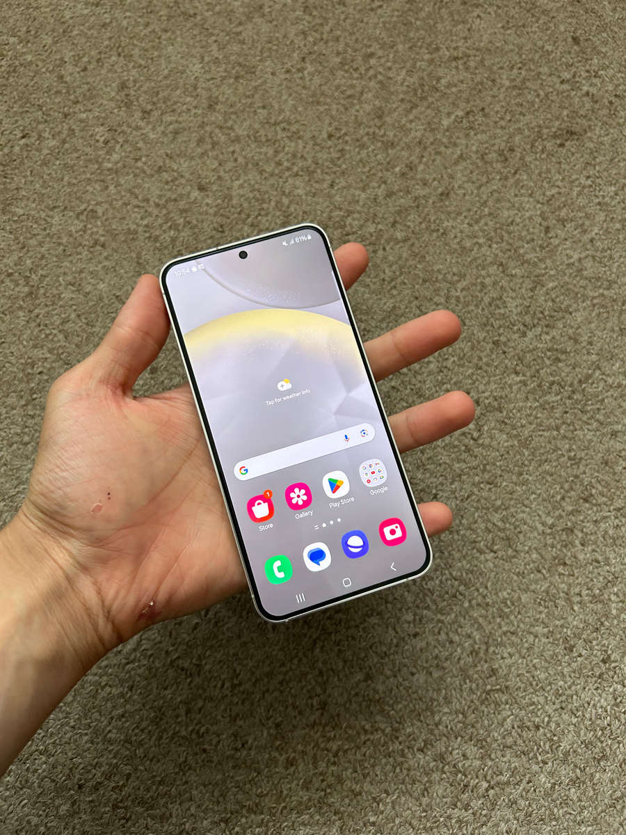 Samsung S24 256gb Dual sim 8gb ram Immaculate condition like new