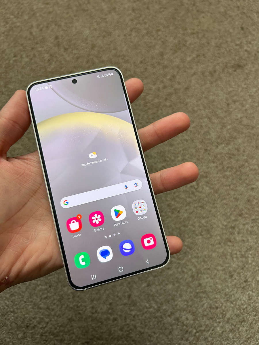 Samsung S24 256gb Dual sim 8gb ram Immaculate condition like new