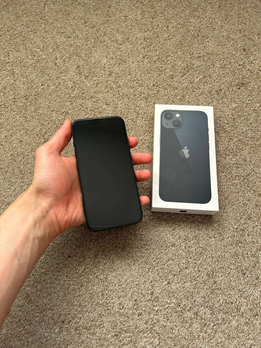 iPhone 13 128gb Dual sim Immaculate condition with box and cable 100 battery health