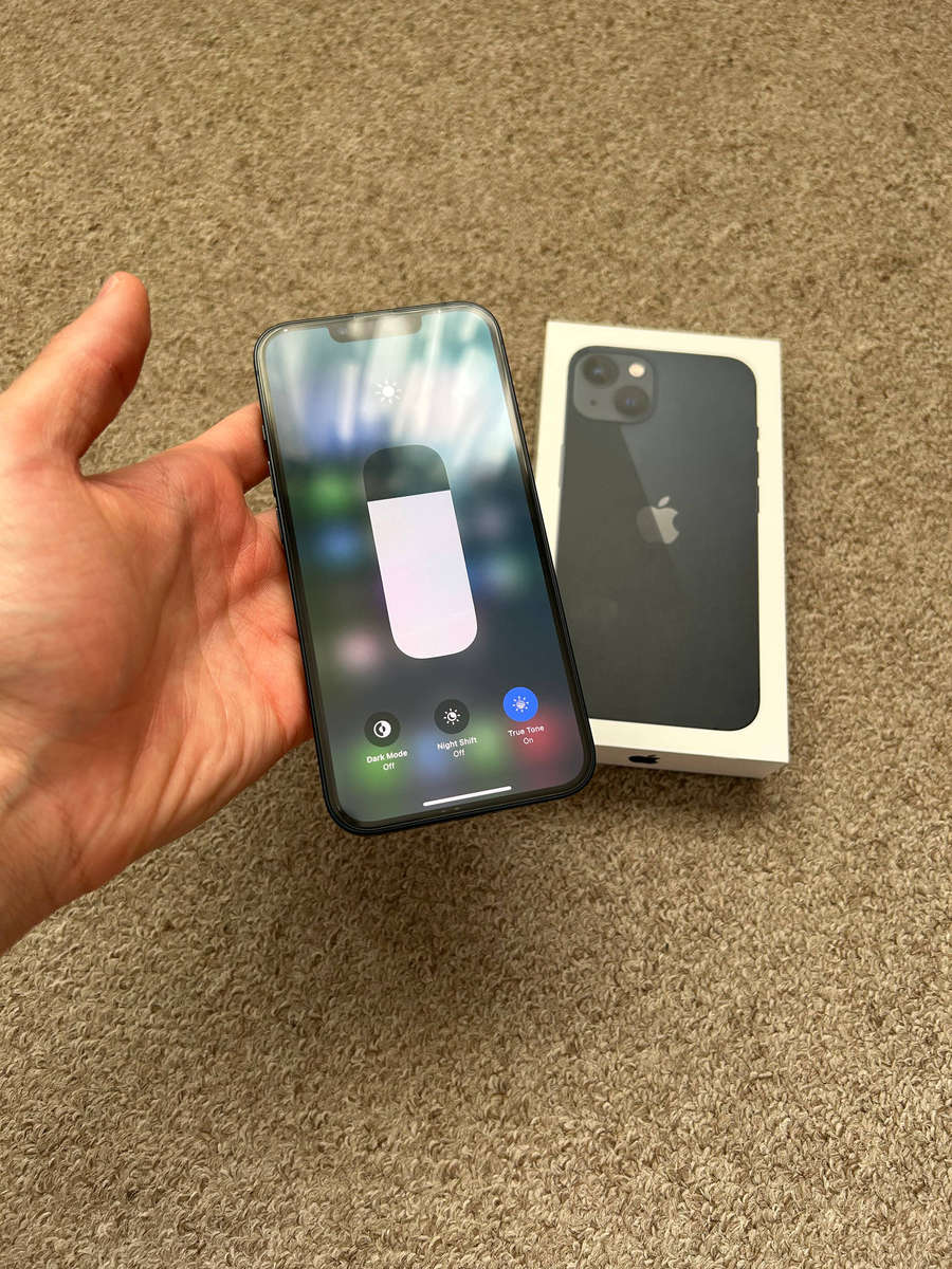 iPhone 13 128gb Dual sim Immaculate condition with box and cable 100 battery health