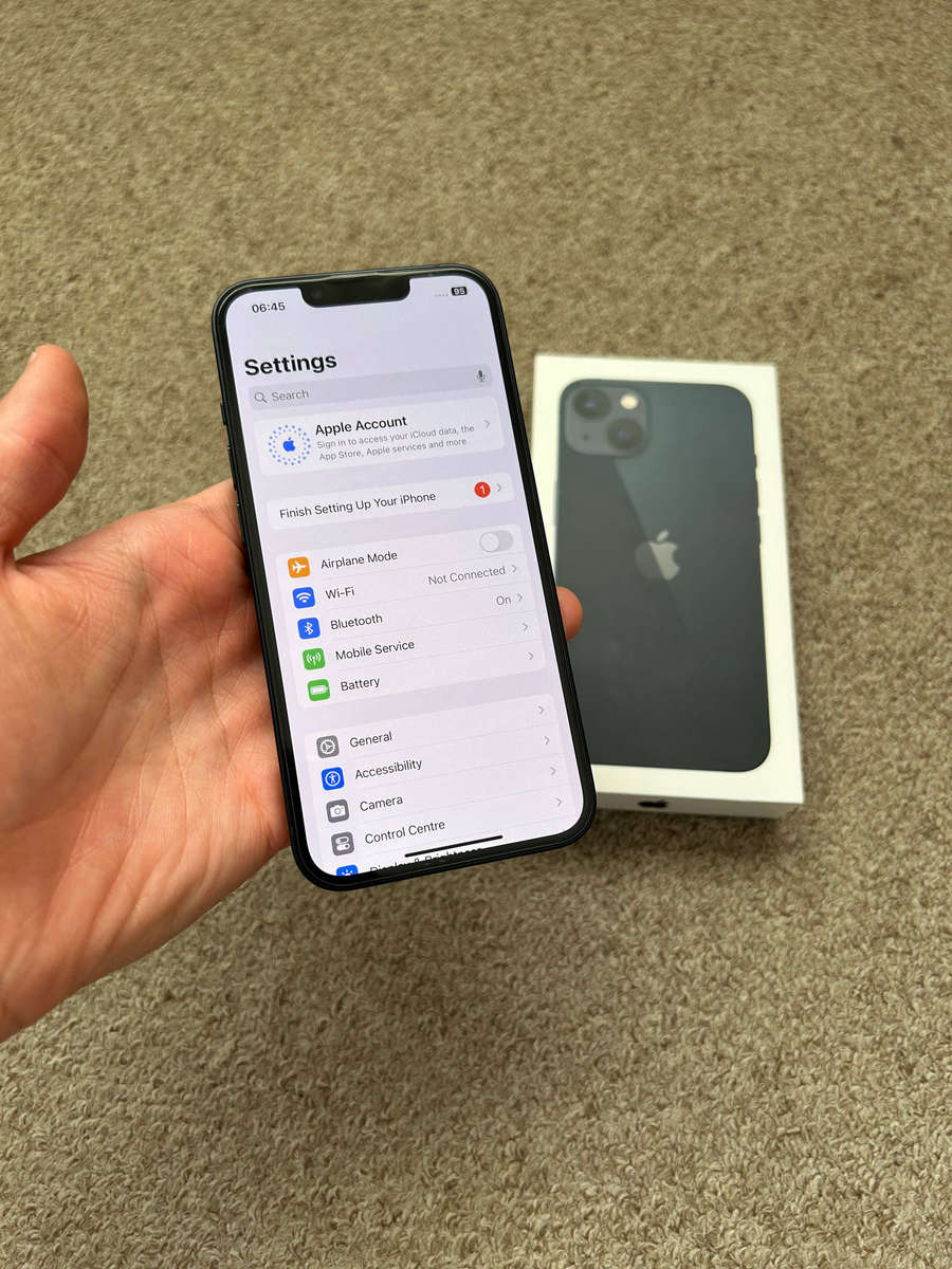 iPhone 13 128gb Dual sim Immaculate condition with box and cable 100 battery health