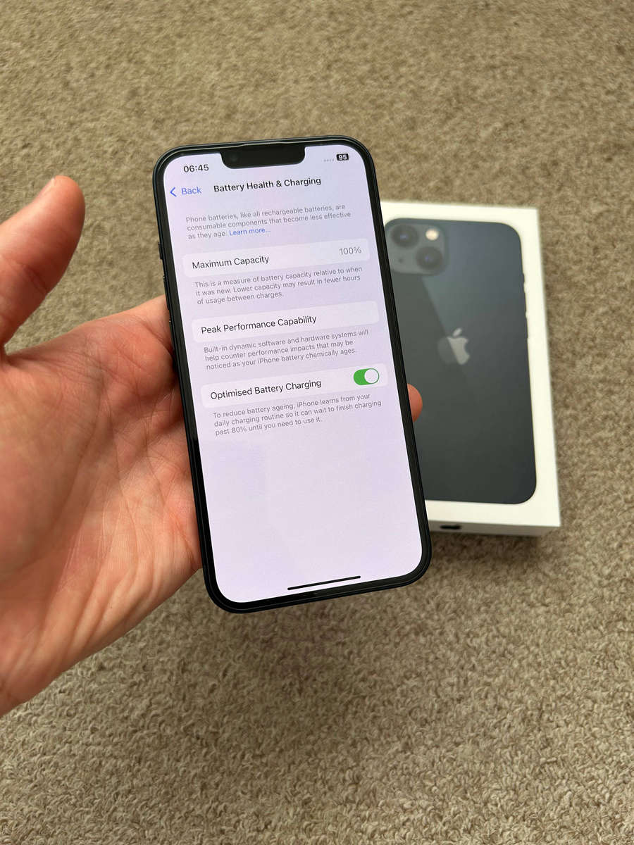 iPhone 13 128gb Dual sim Immaculate condition with box and cable 100 battery health