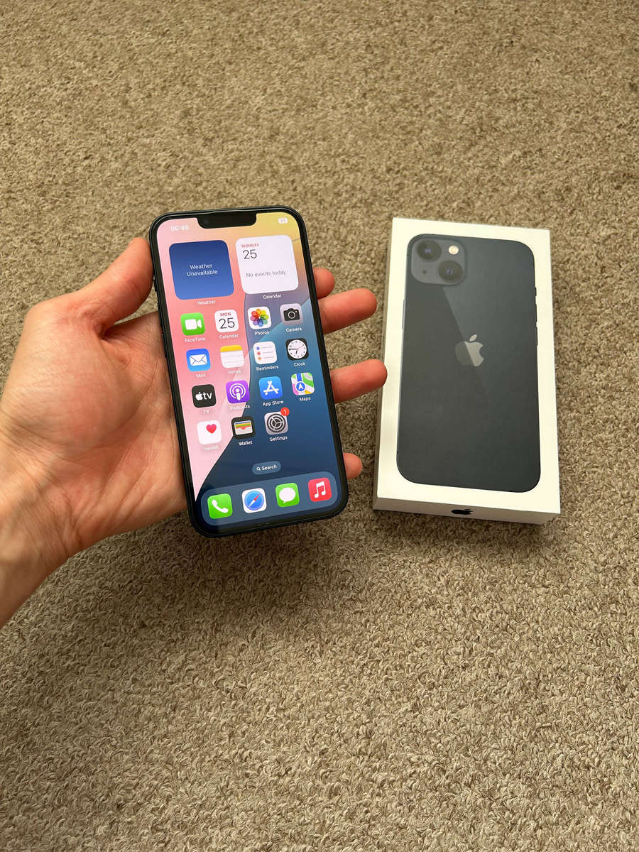 iPhone 13 128gb Dual sim Immaculate condition with box and cable 100 battery health