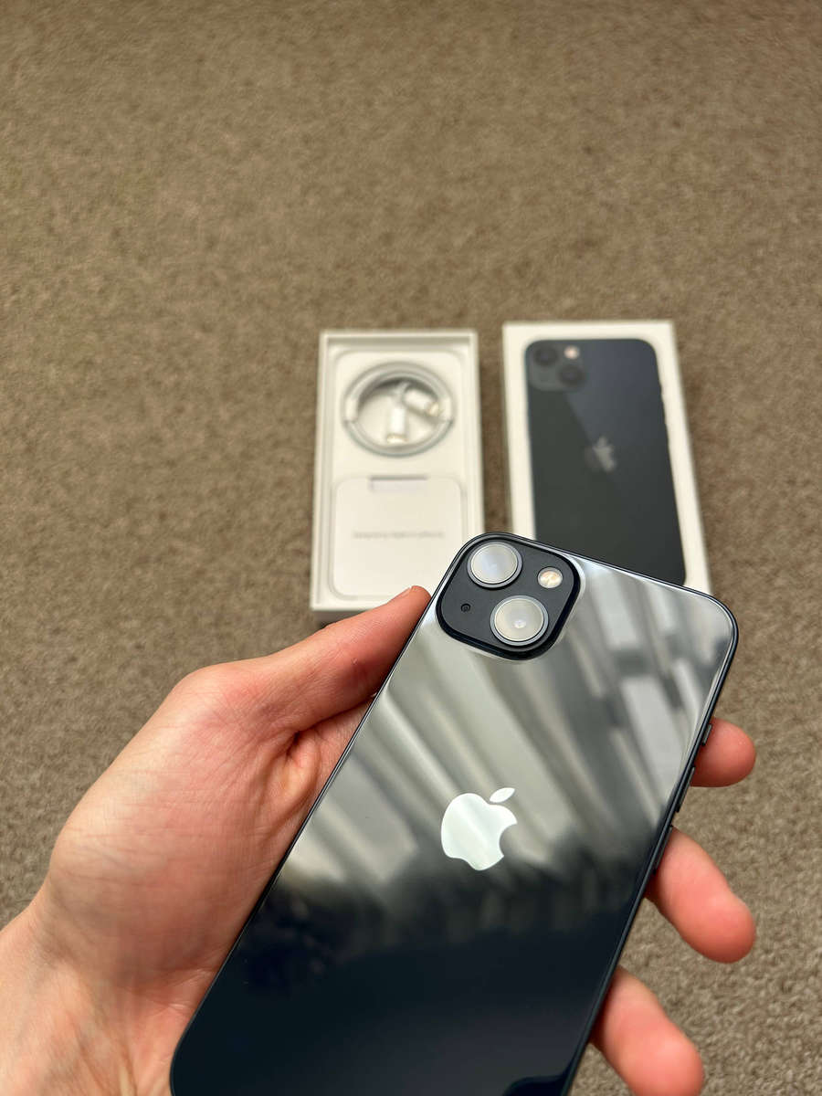 iPhone 13 128gb Dual sim Immaculate condition with box and cable 100 battery health