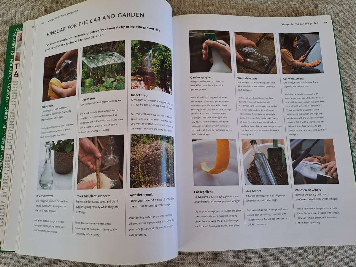 The Vinegar and Oil Bible - 1001 Uses for Vinegar and Oil in the Kitchen, Bathroom, Bedroom & Garden