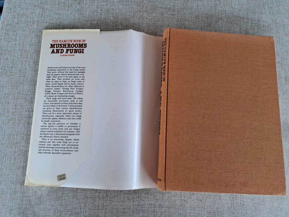 The Hamlyn Book of Mushrooms and Fungi