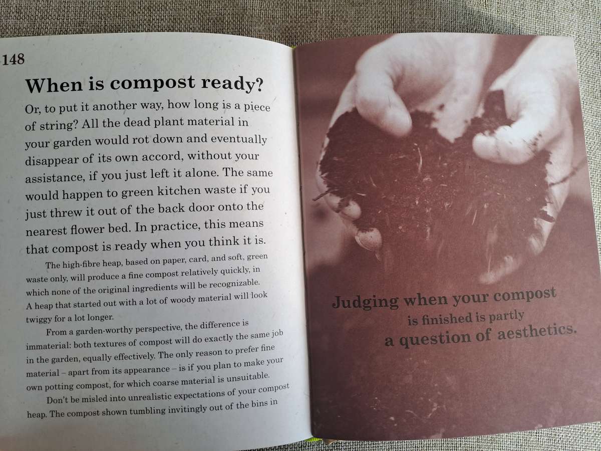 Compost: The natural way to make food for your garden -  Ken Thompson