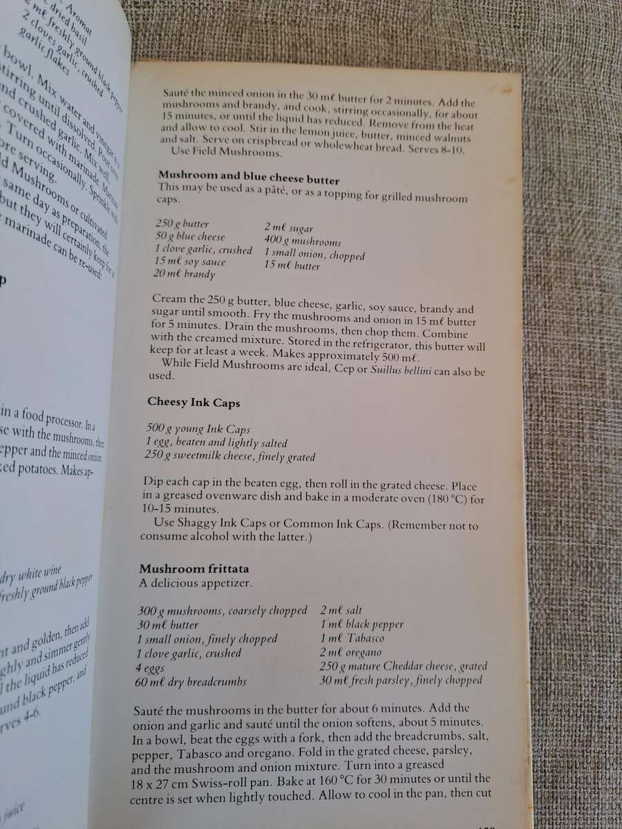 A Field Guide to the Mushrooms of South Africa  2nd Edition