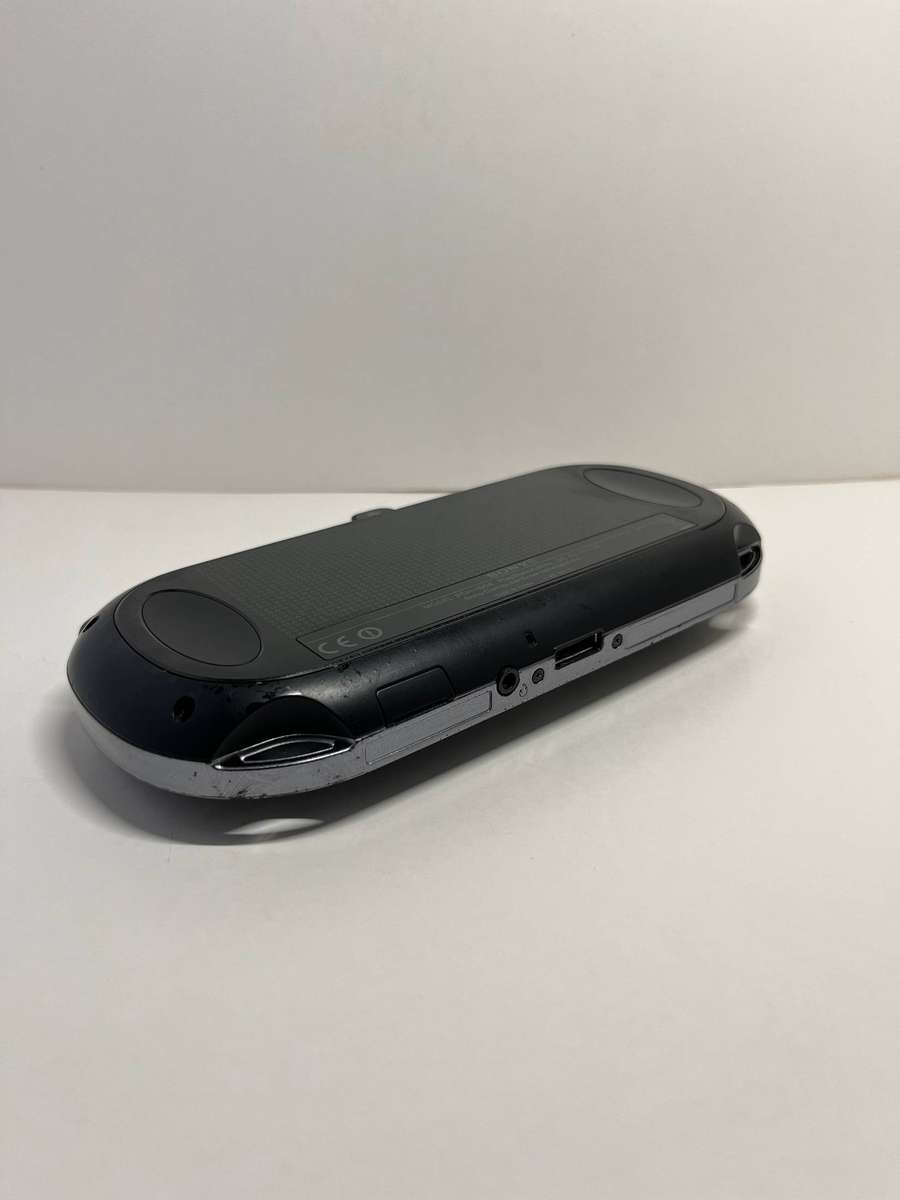 Sony PS Vita OLED 4GB & 6 Games