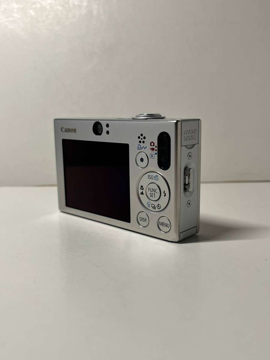 Canon IXUS 70 Digital Camera