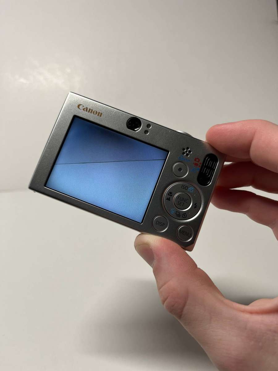 Canon IXUS 70 Digital Camera