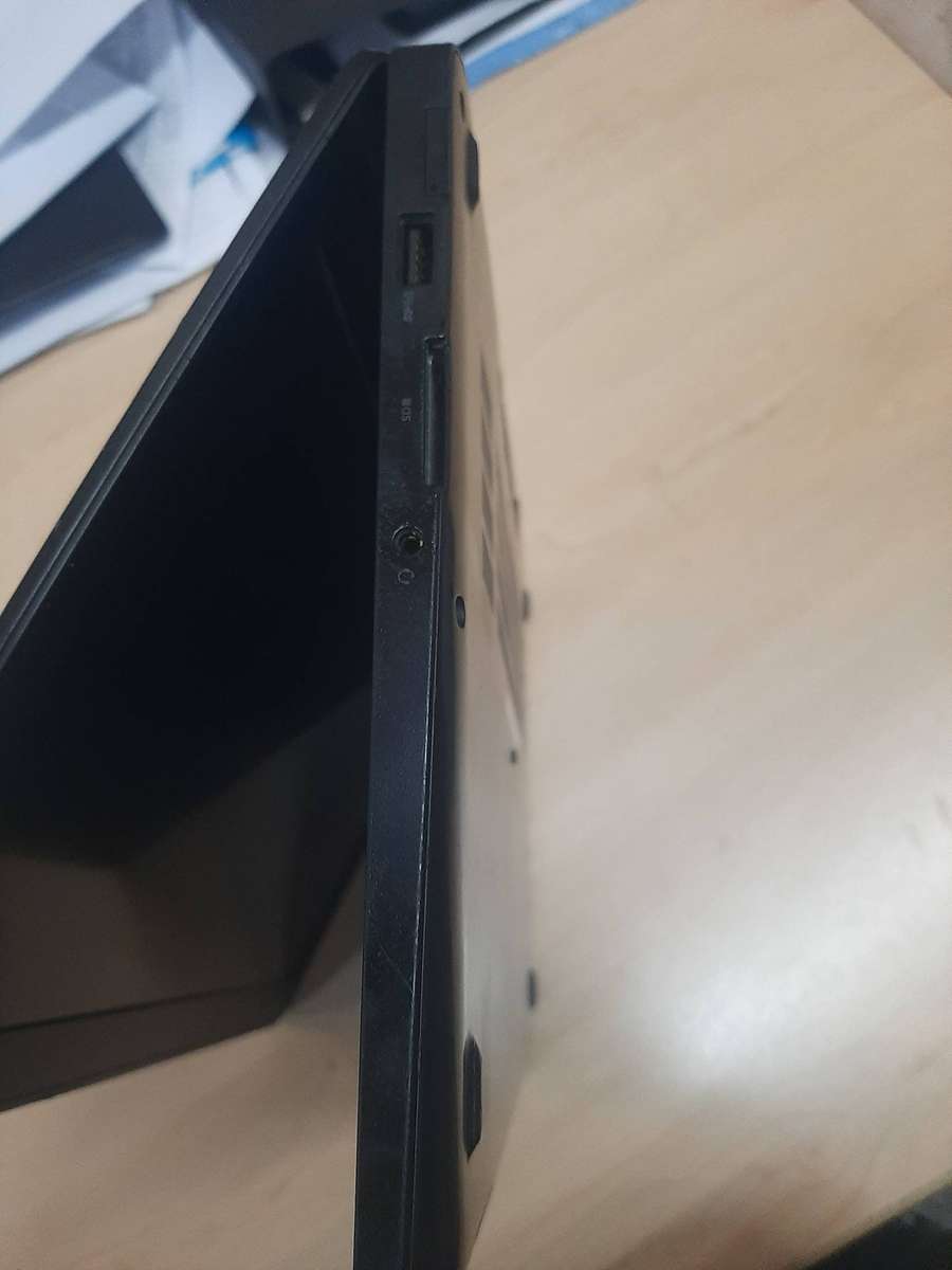 Dell i7-6600U 2.6Ghz, 255 ssd, 8gb ddr4, Windows 10, office pro