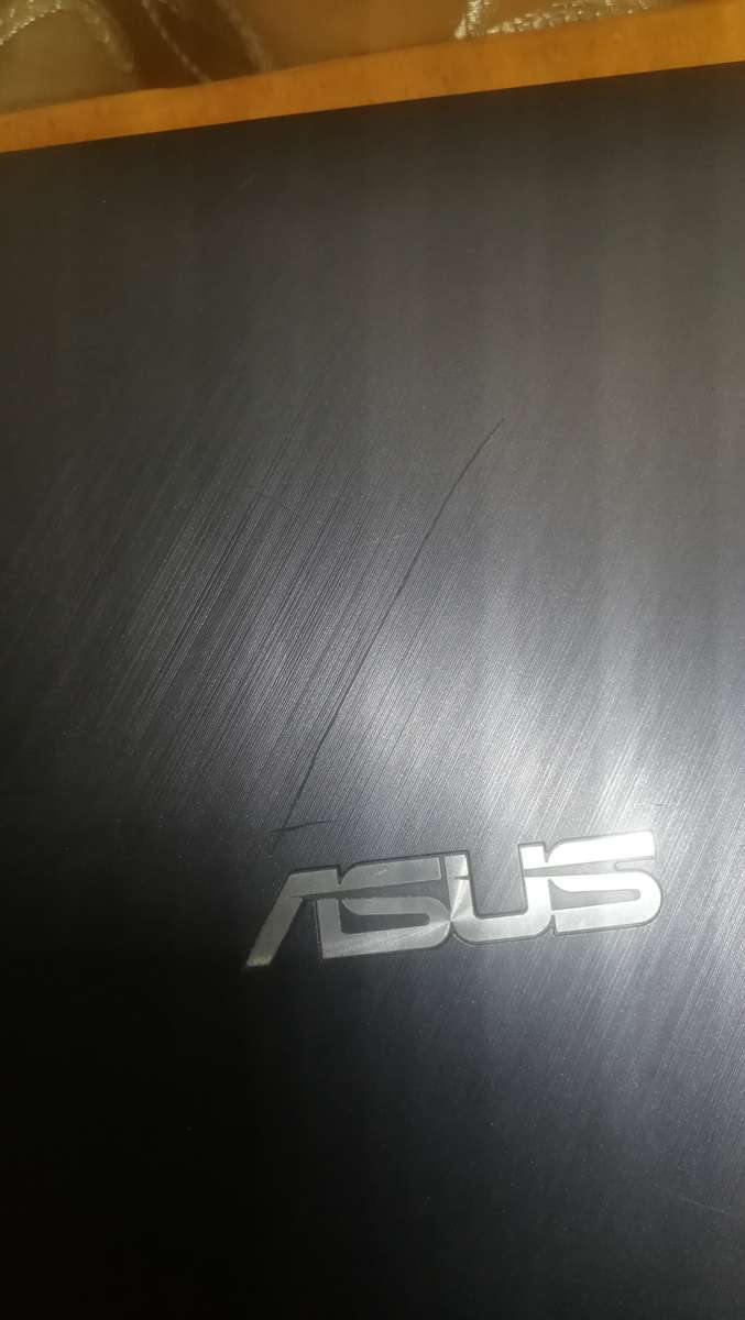 Asus X543U i7 8gen, 1Tb hdd, 8gb ram windows 11