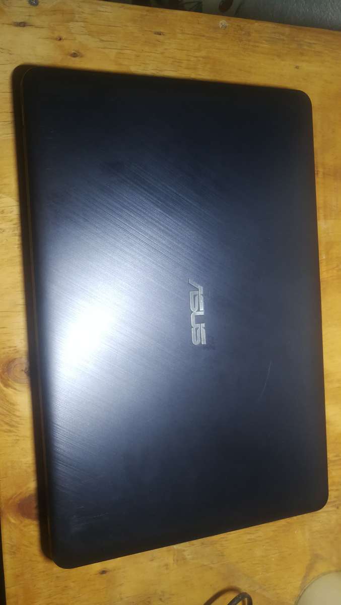 Asus X543U i7 8gen, 1Tb hdd, 8gb ram windows 11