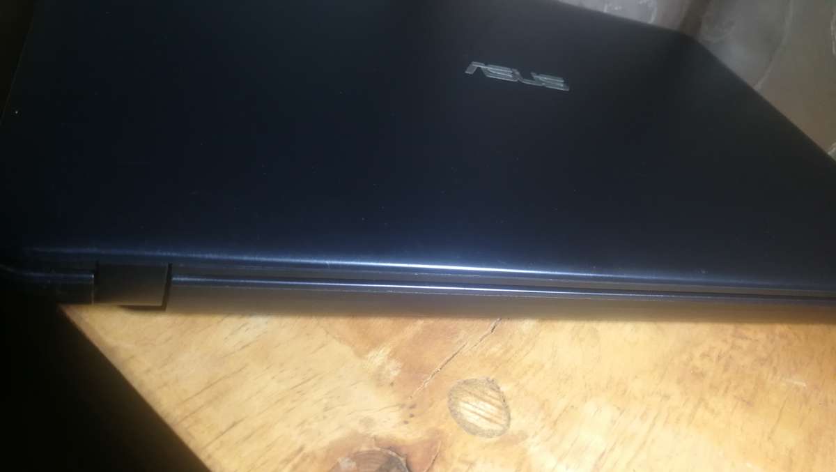 Asus X543U i7 8gen, 1Tb hdd, 8gb ram windows 11