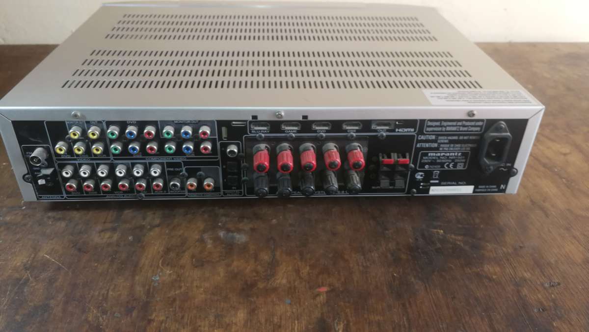 Marantz NR1501 av receiver, 100% working condition.