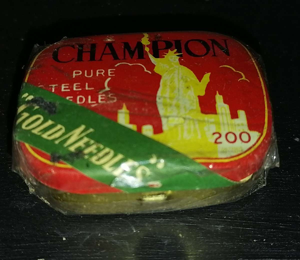 CHAMPION GRAMAPHONE NEEDLES x 200 in original sealed tin package