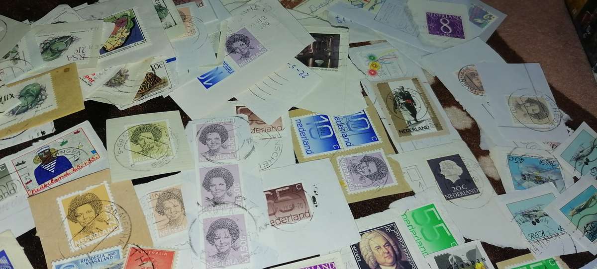 LARGE STAMPS COLLECTION, LOTS OF STAMPS, STAMPS ON ALBUM PAGES, MANY COVERS, SHEETS, FDC ECT