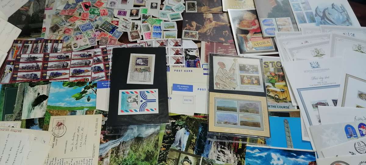 LARGE STAMPS COLLECTION, LOTS OF STAMPS, STAMPS ON ALBUM PAGES, MANY COVERS, SHEETS, FDC ECT