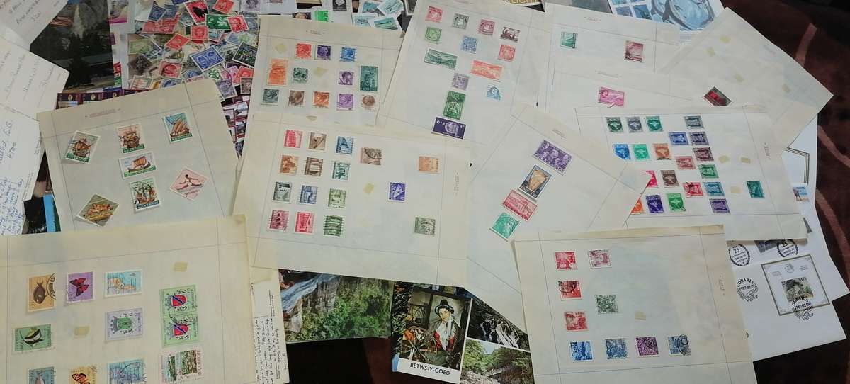 LARGE STAMPS COLLECTION, LOTS OF STAMPS, STAMPS ON ALBUM PAGES, MANY COVERS, SHEETS, FDC ECT