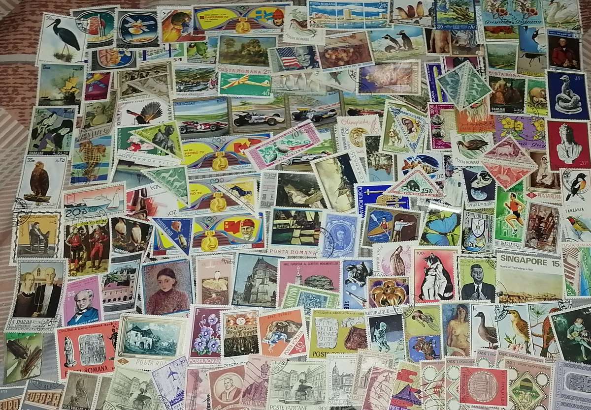 200 x Thematic stamps - good variety