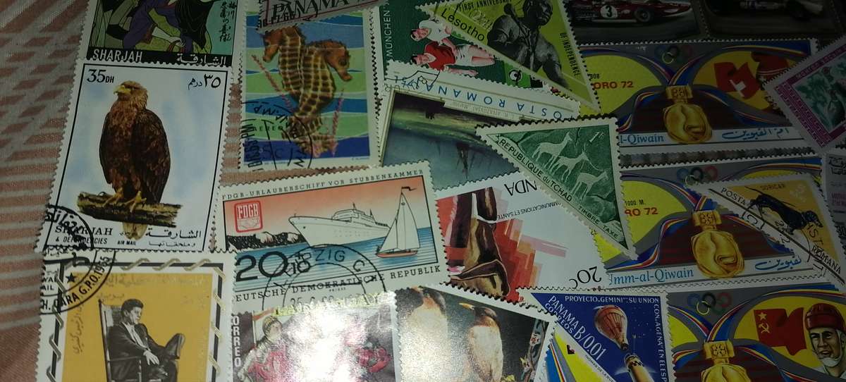 200 x Thematic stamps - good variety