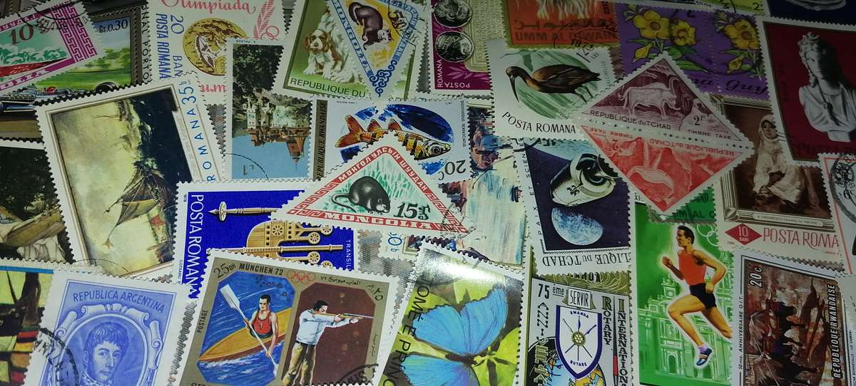 200 x Thematic stamps - good variety